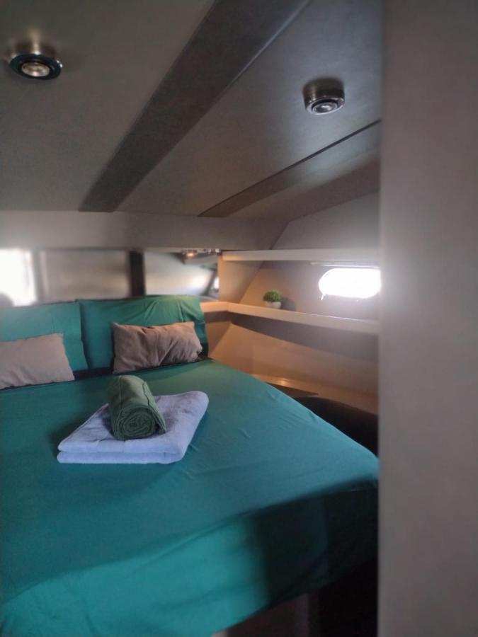 Yach Boat Hotel Barcelona Buitenkant foto