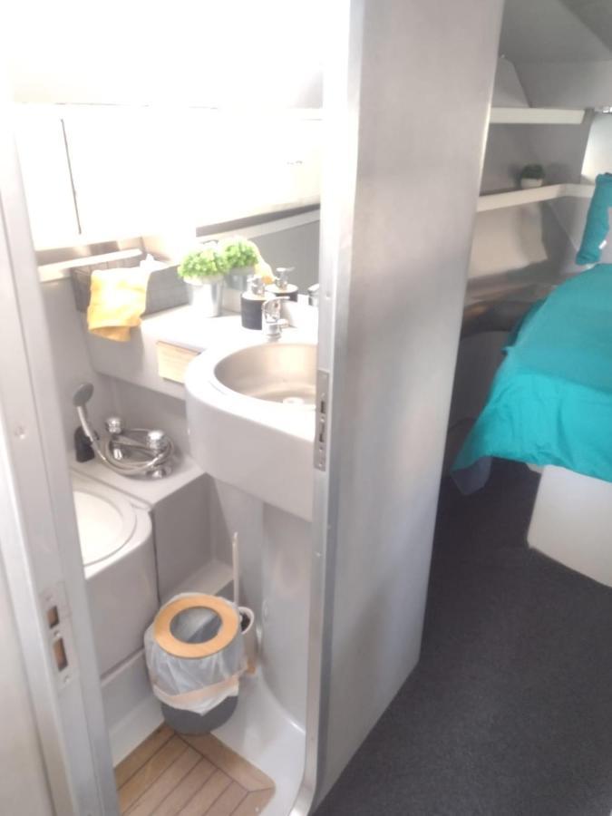 Yach Boat Hotel Barcelona Buitenkant foto